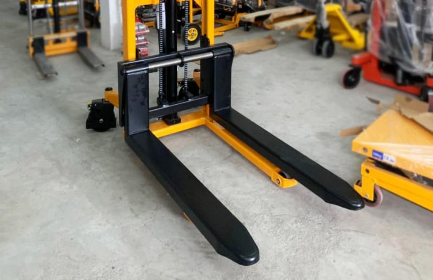 Đặc điểm của dòng xe nâng tay cao 1