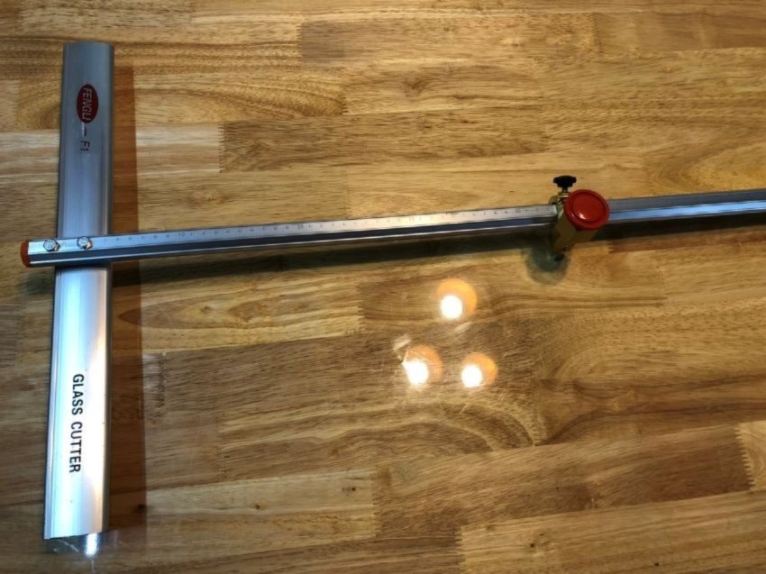 Dao cắt kính chữ T