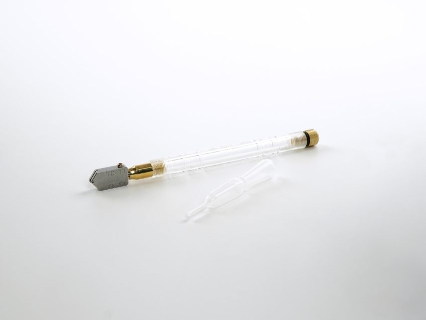 Dao cắt kính tiếp dầu (Oil-fed Glass Cutter)