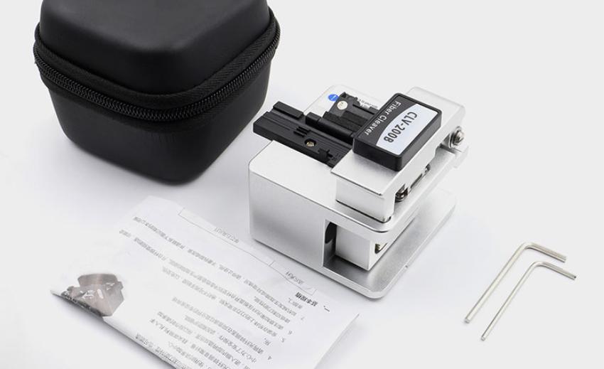 Dao cắt sợi quang Tribrer CLV-200B 1