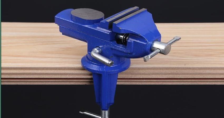 Ê tô kẹp bàn có sử dụng được trên mọi loại bàn làm việc không