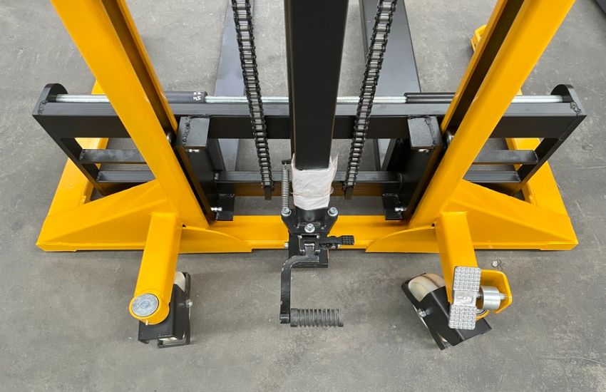 Hệ thống nâng hạ thủy lực trên xe nâng tay cao