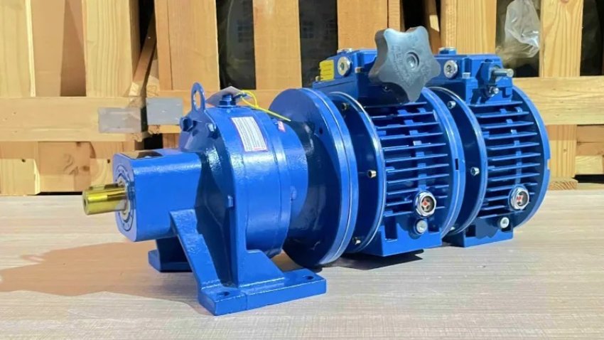 Hộp giảm tốc 3 cấp