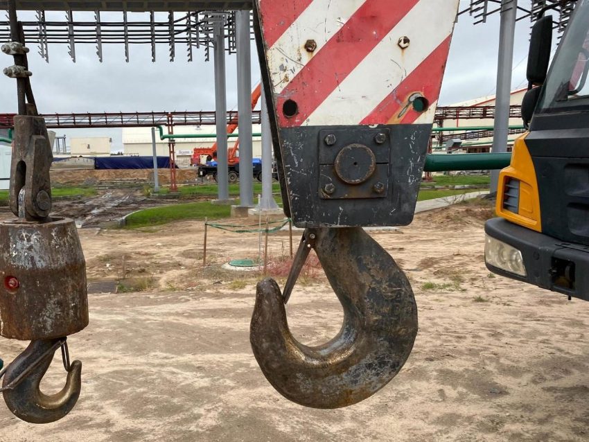 Hướng dẫn các bước an toàn khi gắn và vận hành móc cẩu 1
