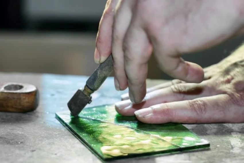 Hướng dẫn các bước sử dụng dao cắt kính đúng chuẩn kỹ thuật 0