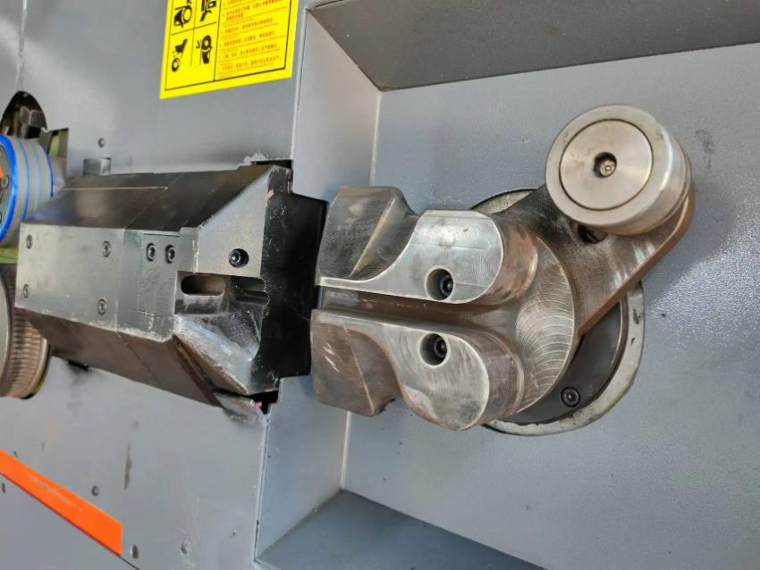 Hướng dẫn sử dụng máy bẻ đai chuẩn kỹ thuật và an toàn