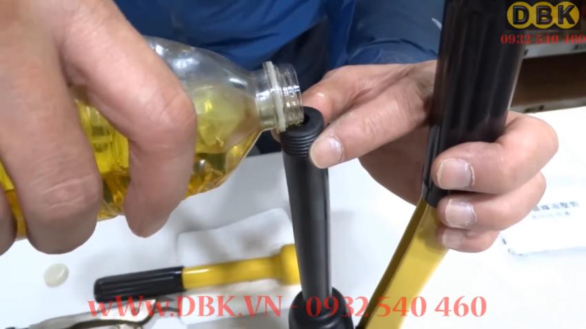 Thiếu dầu bôi trơn 