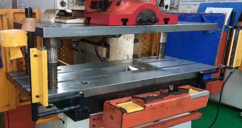 Làm sao để chọn đúng khuôn cho máy đột dập thủy lực?