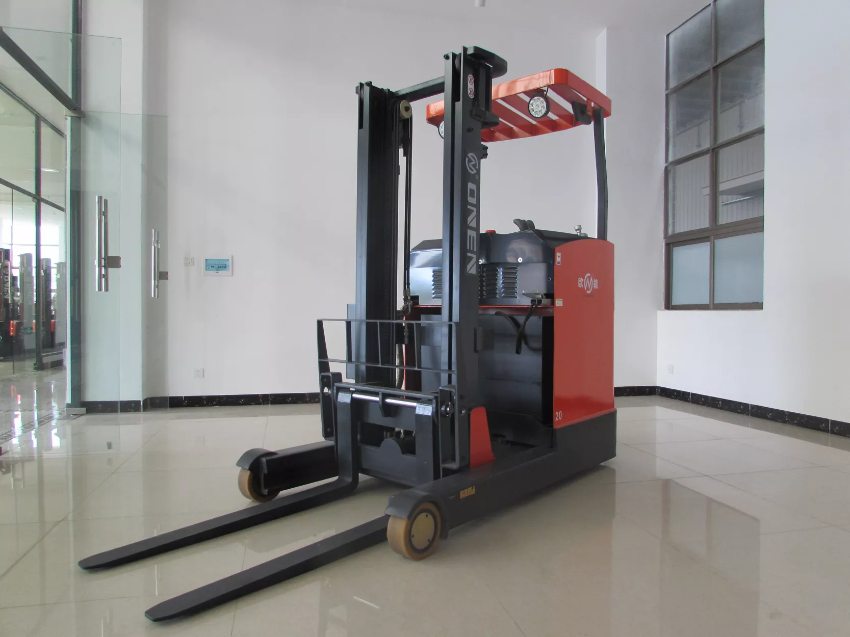 Lĩnh vực ứng dụng của xe nâng điện đứng lái
