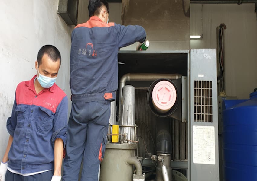 Lọc dầu kobelco 4