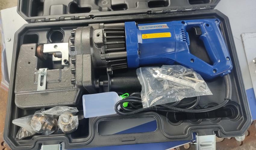 Lý do nên mua máy đột lỗ thủy lực cầm tay?