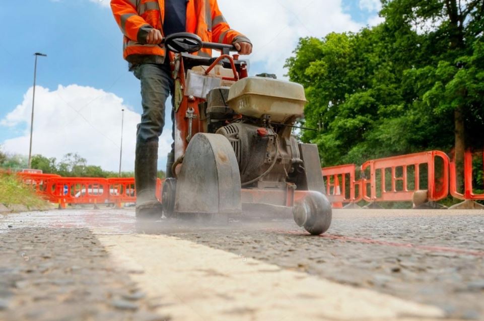 Một số điểm nổi bật của máy cắt đường bê tông