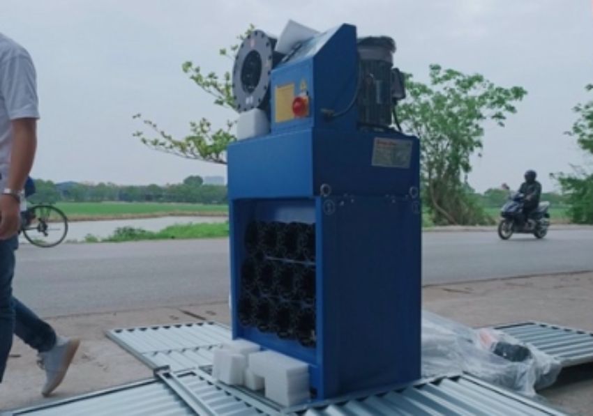 Thông số kỹ thuật máy bấm ống thủy lực Yeong Long YL-32