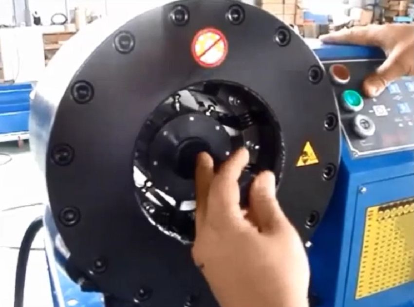 Thông số kỹ thuật máy bấm ống thủy lực Yeong Long YL-20S