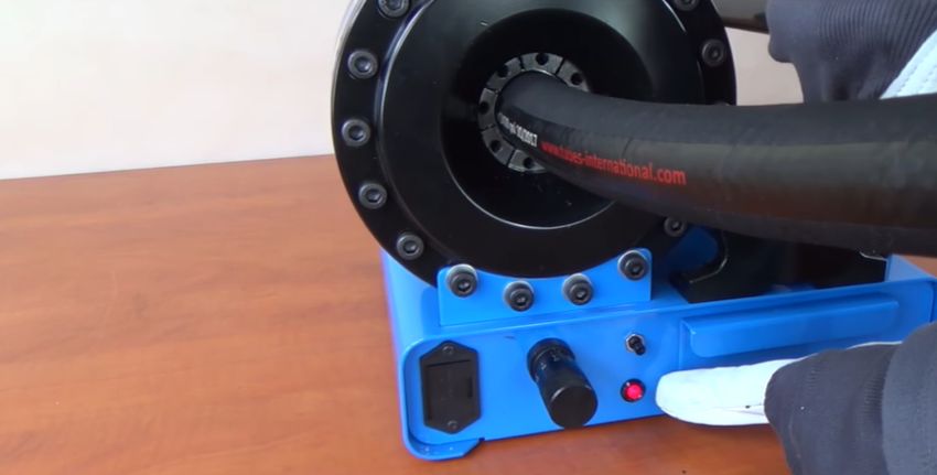 Cách sử dụng máy bấm ống thủy lực bằng tay 4