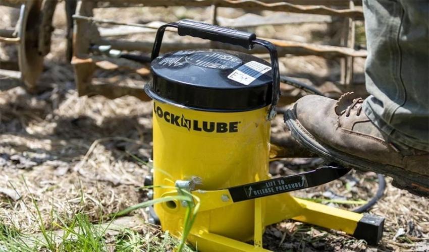 Máy bơm mỡ bằng chân