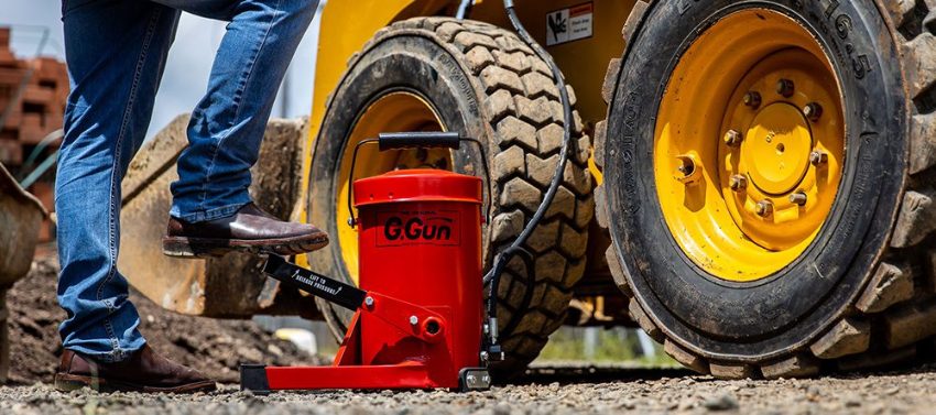 Máy bơm mỡ bằng chân được ứng dụng trong lĩnh vực nào?