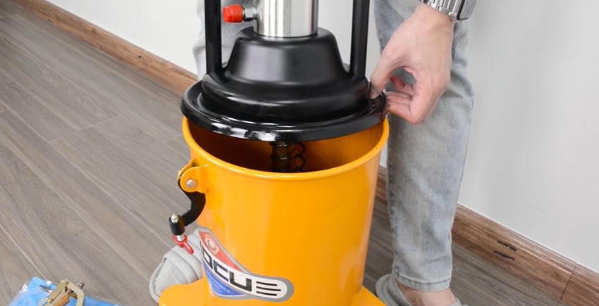 Hướng dẫn lắp đặt máy bơm mỡ bằng hơi 1