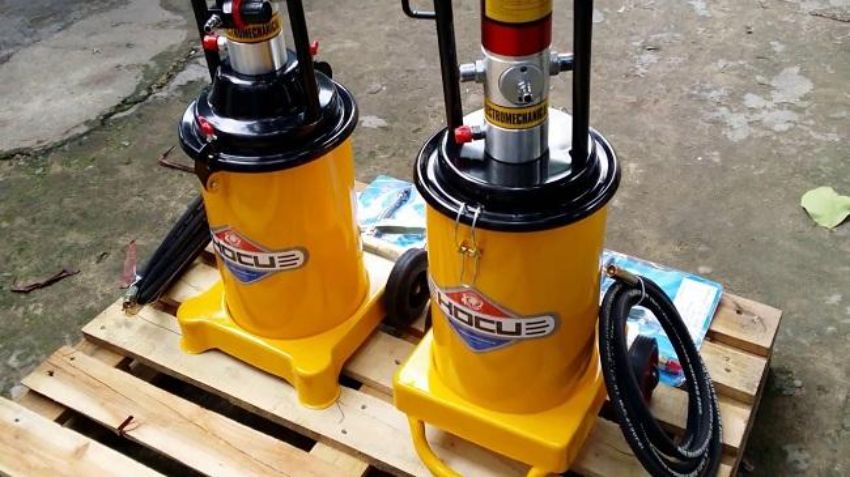 Máy bơm mỡ khí nén KOCU GZ-100 4