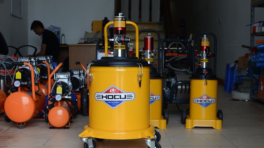Máy bơm mỡ khí nén KOCU GZ-9 3