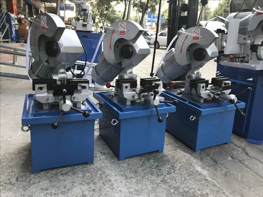 Máy cắt kỹ thuật không bavia