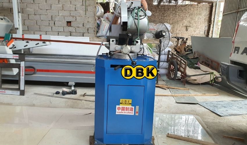 Giới thiệu sản phẩm máy cắt thủy lực JD-315B