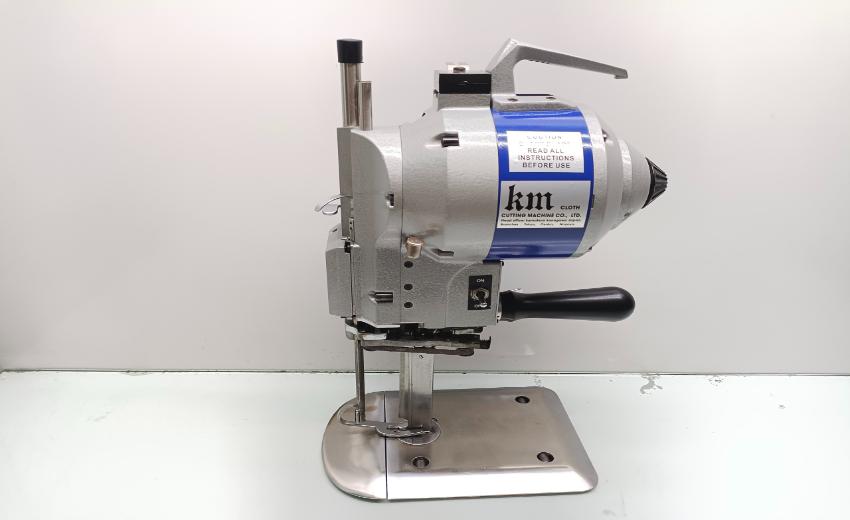 Máy cắt vải đứng