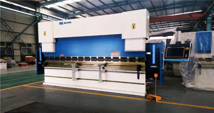 Máy chấn thủy lực mini PBC – 40T/1300 1