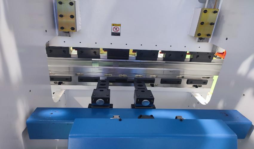 Máy chấn tôn CNC YAWEI PBA 35/1250 3