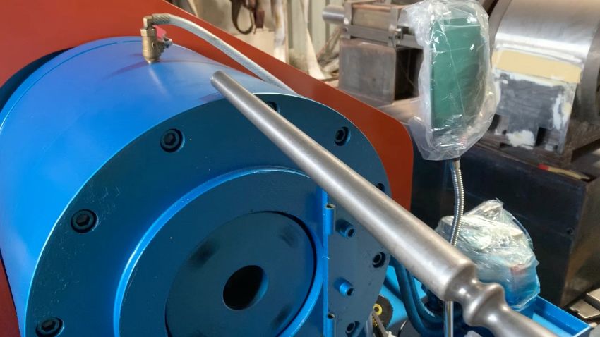 Giới thiệu sản phẩm máy côn ống YT-200