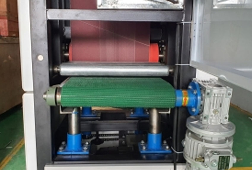 Máy làm sạch bề mặt kim loại