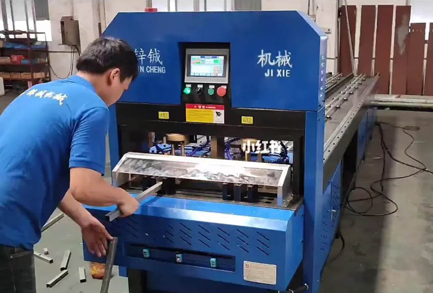 Ưu điểm chính của máy này như sau