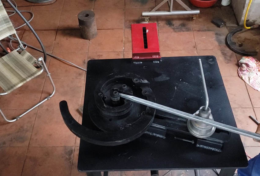 Mô tả sản phẩm máy uốn hoa văn Kata