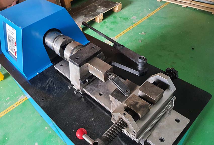 Giới thiệu sản phẩm máy xoắn thép -xoắn quả trám 8 cây