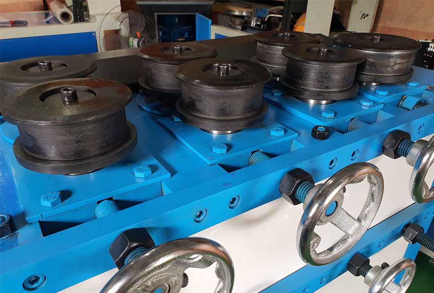 mo-ta-san-pham-may-uon-chu-tho