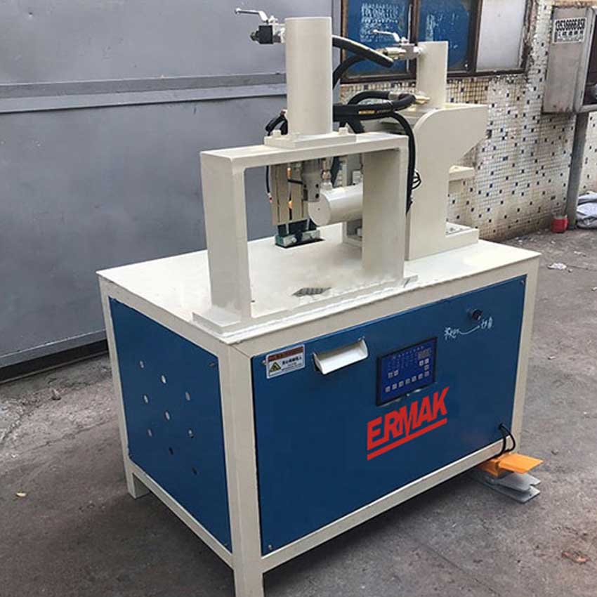 Thông số kỹ thuật máy đột thuỷ lực cắt góc 45 độ cải tiến Ermak Y97 Plus