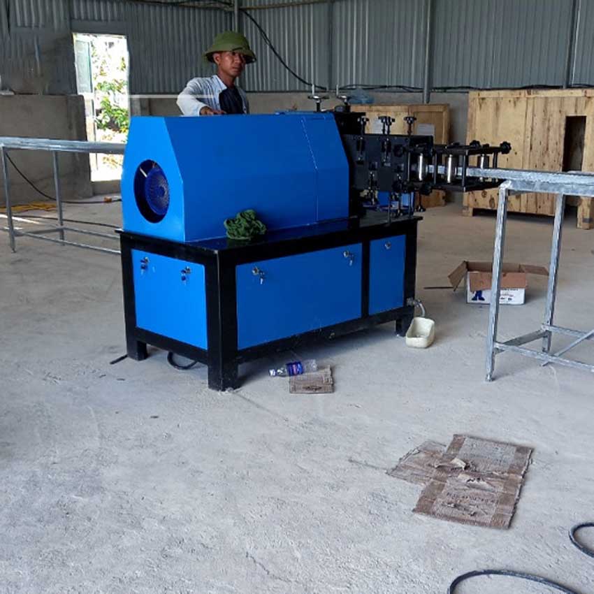 Máy cán hoa văn sắt mỹ thuật