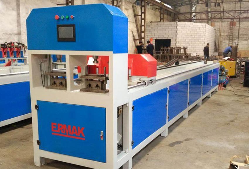 thong-so-ky-thuat-may-dot-dap-tu-dong-ERMAK-Q100-2A-san-xuat-2-4-6-8-san-pham-cung-luc