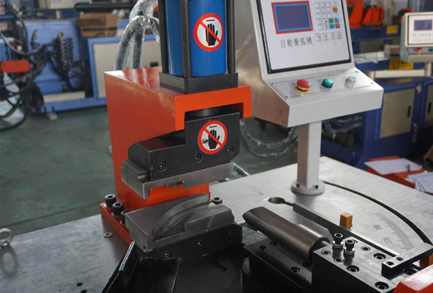 gioi-thieu-san-pham-may-cat-da-goc-thuy-luc-CH-80NC