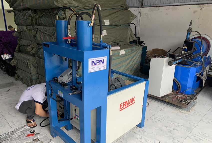 gioi-thieu-san-pham-may-dot-dap-2-xilanh-ERMAK-Y100-2A