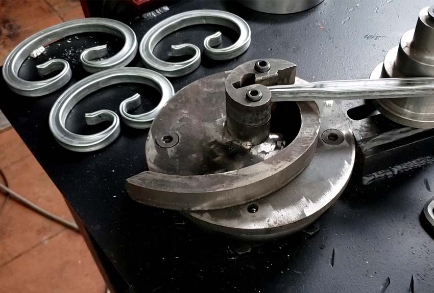 Mô tả về máy uốn sắt nghệ thuật