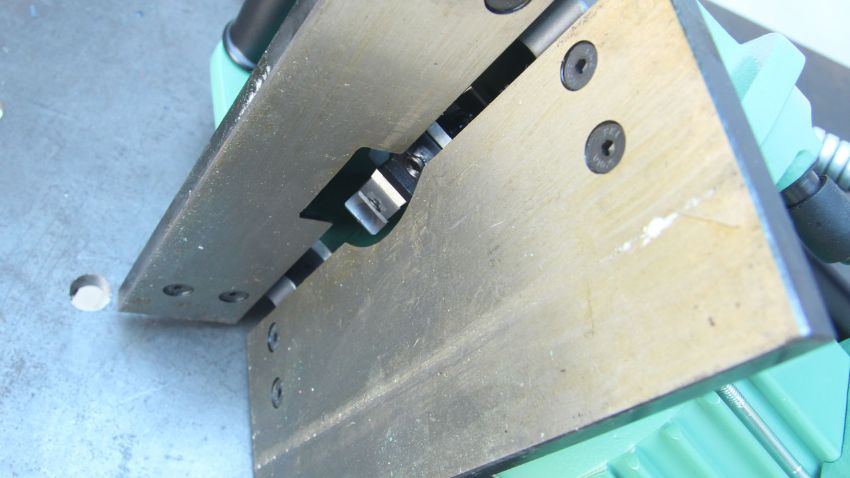 thong-so-san-pham-may-vat-mep-thep-tam-JT-200A