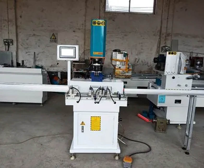 Giới thiệu sản phẩm máy đột dập thủy lực 1 đầu r300-22kW