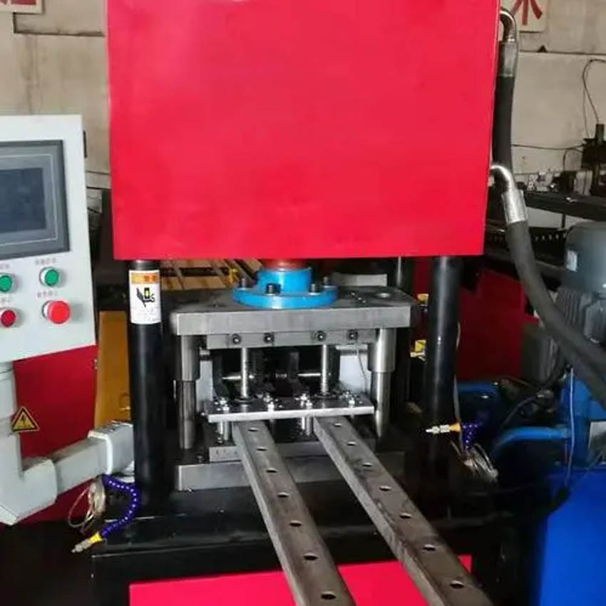 Máy đột dập thủy lực đa chức năng ERMAK Q35Y-P60