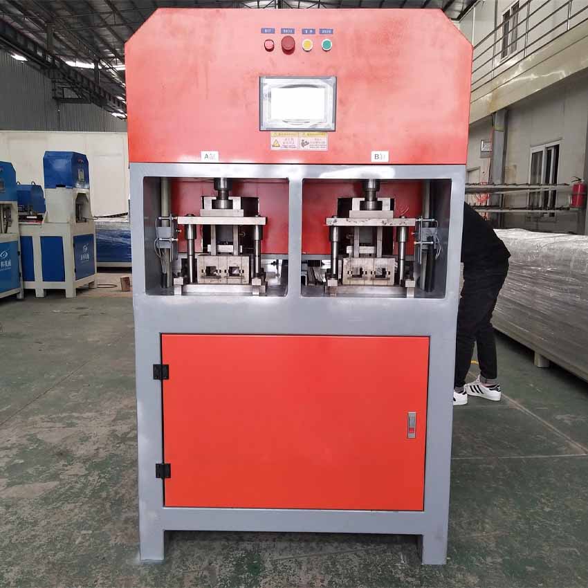 các tính năng trên máy đột lỗ trên thép V kết hợp cắt ERMAK Q125-2A-1S