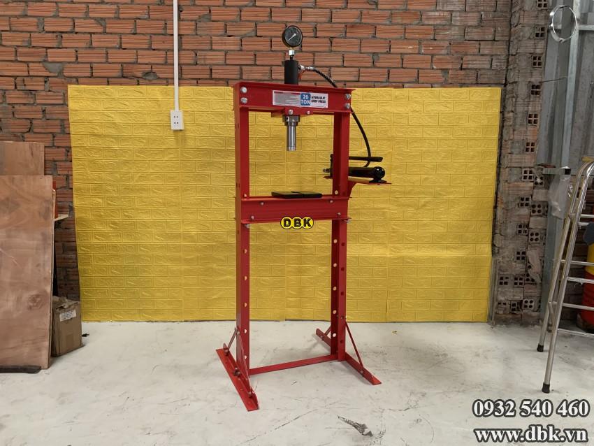 Máy ép thủy lực 20 tấn DBK là gì?