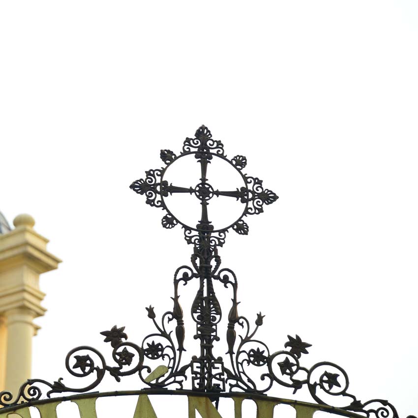 Hoa văn chữ thập