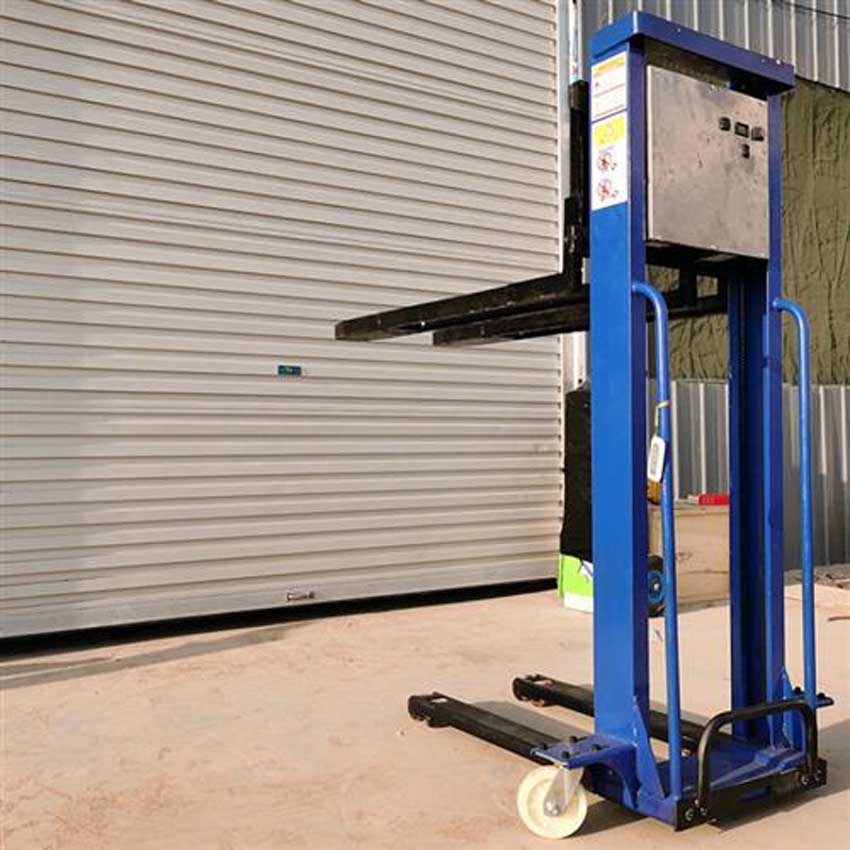 Giới thiệu sản phẩm xe nâng điện tự leo 1000kd - 1,3 mét