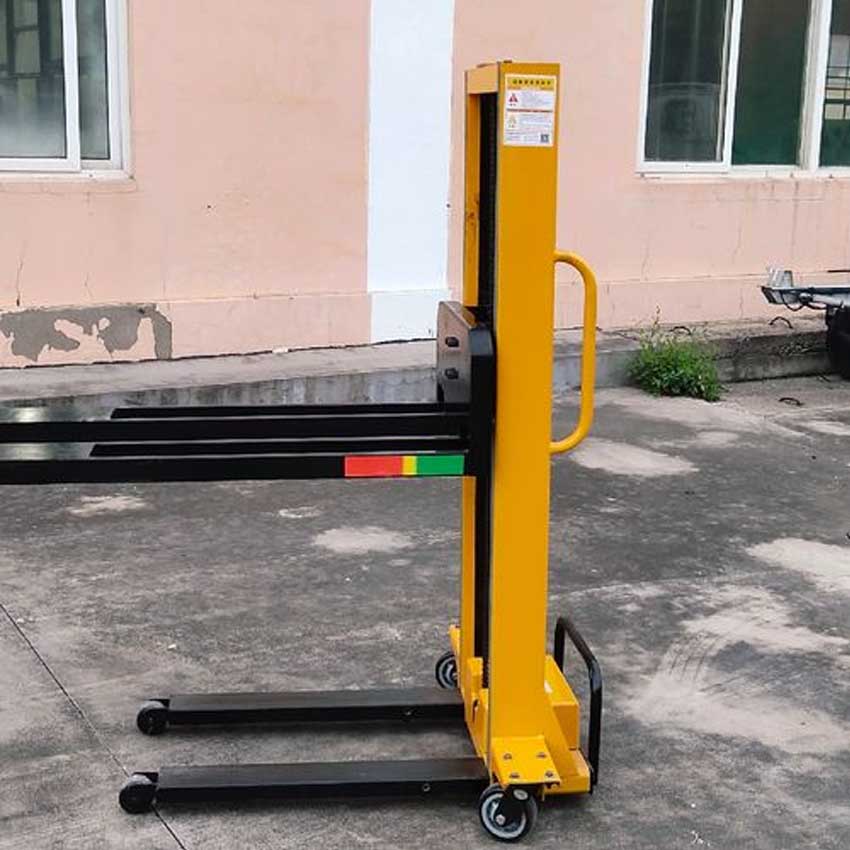 Xe nâng điện tự leo là gì