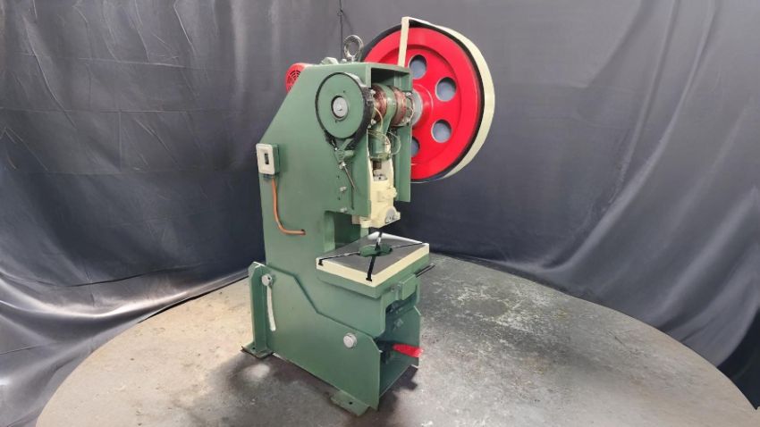 Máy dập lệch tâm (Eccentric Press)